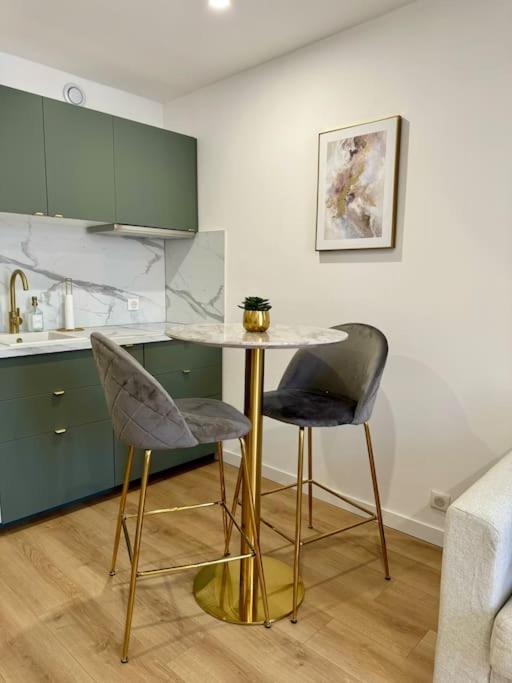 Au Golden Duplex - Centre - Clim - Parking Apartment Narbonne Exterior foto